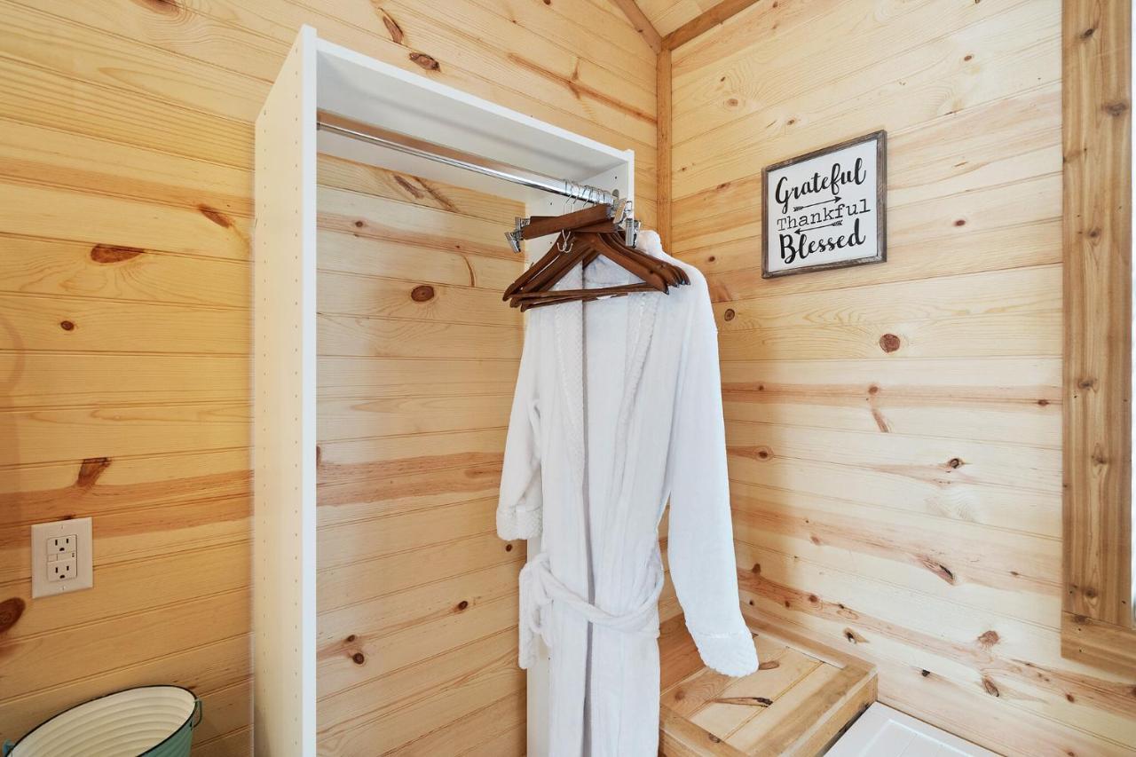 Charming Casita Right On Main St! 호텔 프레드릭스버그 외부 사진